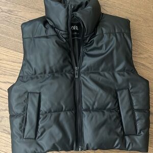 Zara Black Puffer Vest S